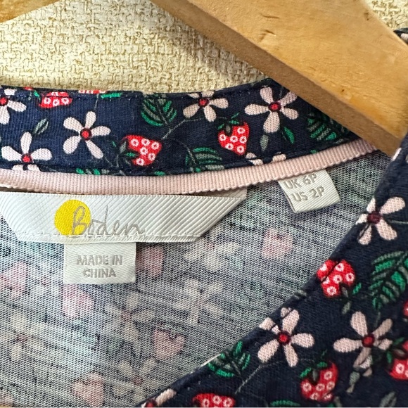 Boden Navy Floral Strawberry Tea Mini Dress Size 2P - Picture 6 of 7